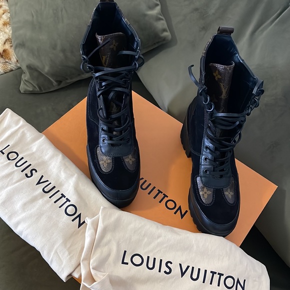 Like new worn once - Picture 2 of 7